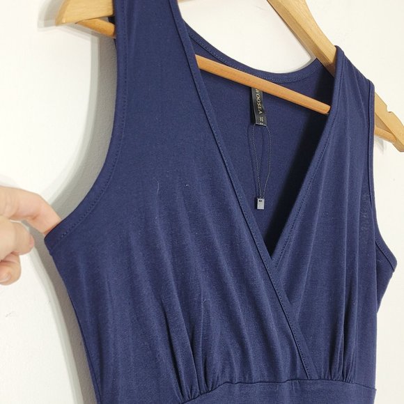 Woosea Women's Navy Blue Sleeveless V-Neck Pleads Front Maxi Dress Small NWOT - Picture 5 of 10